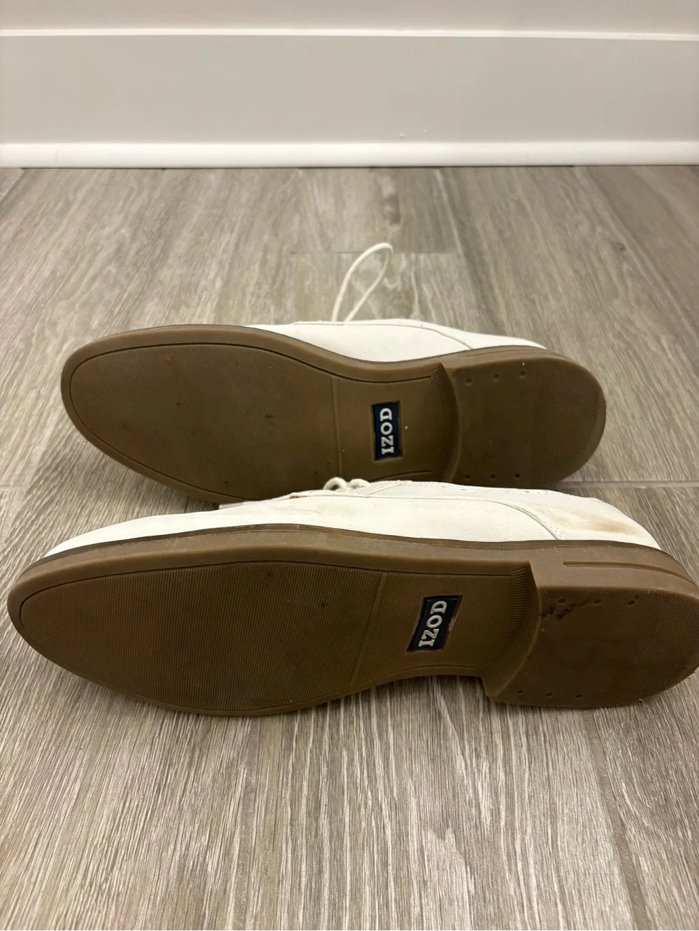 Izod White Leather Men’s Derby Shoes with Brown Soles